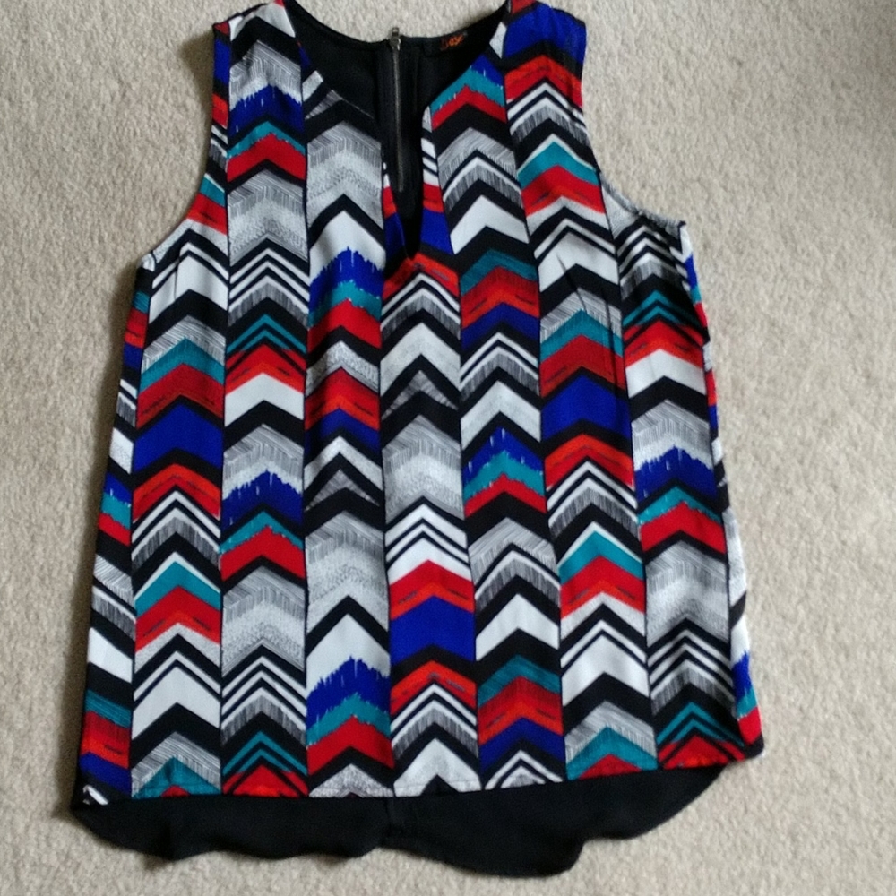 Dex small sleeveless top Aztec like print